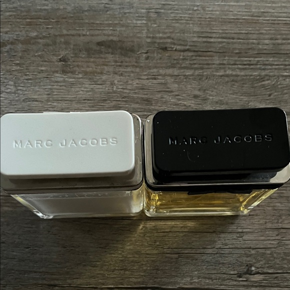 Marc Jacobs Bath & Body Tester Pair in White and Black - Picture 3 of 6